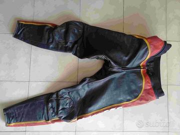 Tuta antipioggia Bellstaff e tuta in pelle Dainese