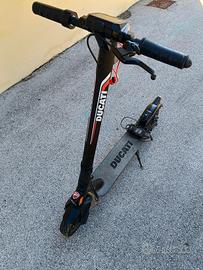 Monopattino elettrico Ducati 