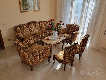 Salotto antico da collezione