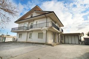 CAPANNONE A PORTO SANT'ELPIDIO