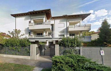 MULTILOCALE A VIMERCATE