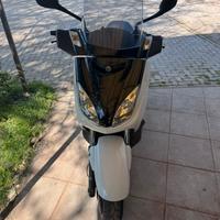Yamaha Xmax 250