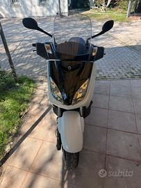 Yamaha Xmax 250