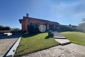 VILLA SINGOLA A TRENZANO