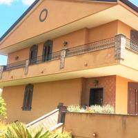 Villa bifamiliare 3 livelli con terreno 1000 mq
