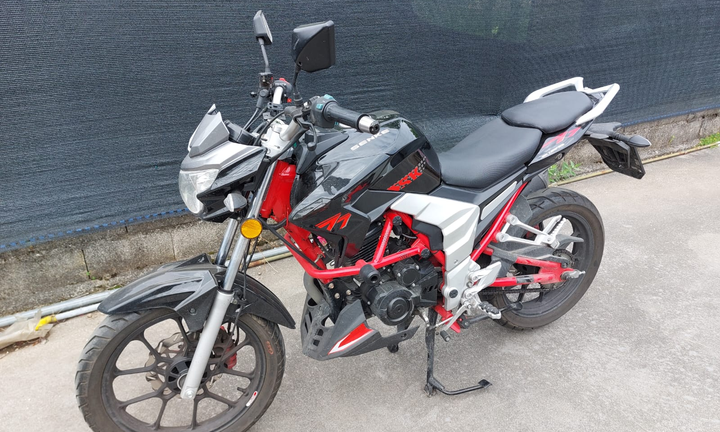 Moto 125 Senke SK125 Naked