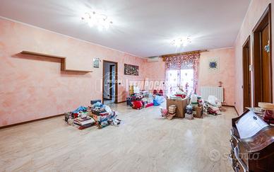 Ampio trilocale con garage e terrazza a Piumazzo