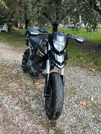 Ducati hypermotard 796 patente A2