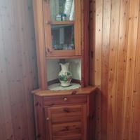 Angoliera in legno stile baita di montagna