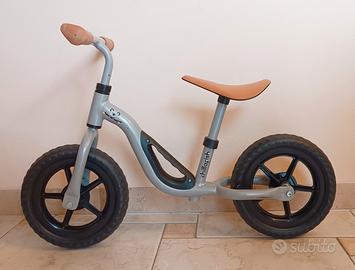 Bicicletta senza pedali 10'' marca Chillafish.