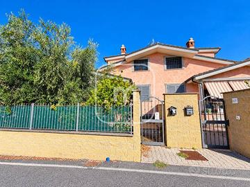 Villetta a schiera di 135 m² con 4 locali a Roma