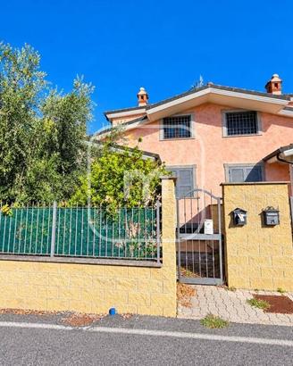 Villetta a schiera di 135 m² con 4 locali a Roma