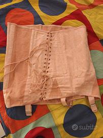 Corsetto rosa con lacci anni 50
