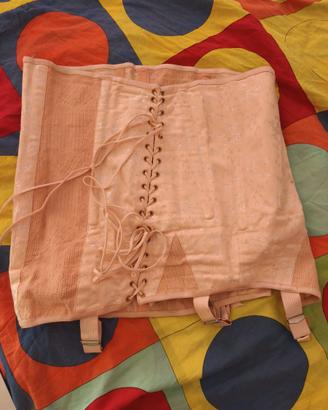 Corsetto rosa con lacci anni 50