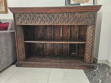 Mobile antico in legno massello intagliato a mano 