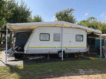 Roulotte 4 posti con veranda e struttura