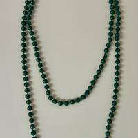 Collana lunga vintage di perle verdi