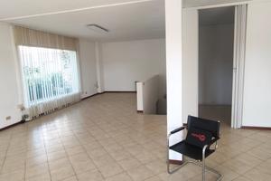 Ufficio vetrinato a Tricesimo