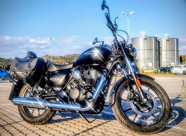 Royal Enfield Meteor 350 Stellar Black