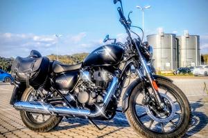 Royal Enfield Meteor 350 Stellar Black