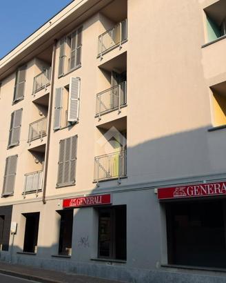 3 LOCALI A DESIO