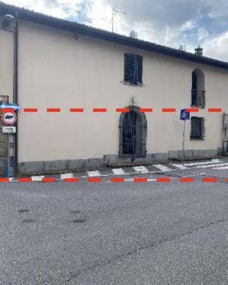 Immobile in asta di 351 m² con 5 locali e box auto