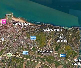 Gabicce con 2 camere da letto e giardino privato