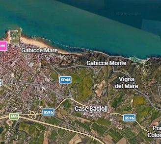 Gabicce con 2 camere da letto e giardino privato