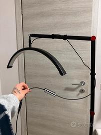 Lampada per ciglia e tattoo con supporto telefono