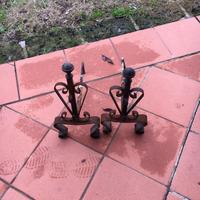 Alari antichi per camino con pomelli in ottone