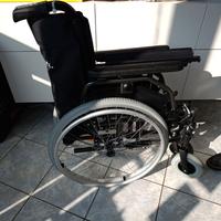 Carrozzina per anziani