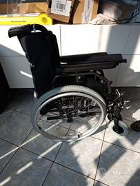 Carrozzina per anziani