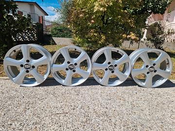 Cerchi in legaMSW by OZ 7x16 ET20-4x108
ET20-4x108