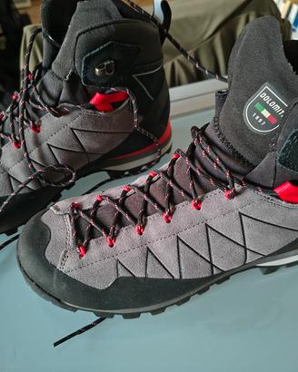 Scarponi trekking dolomite crodarossa 41.5 nuovi