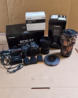 CANON R7  PIÙ OBIETTIVI 