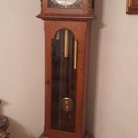 orologio a pendolo a pavimento