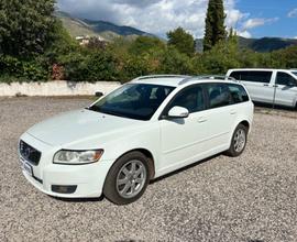 Volvo V50 D4 R-design grandinata