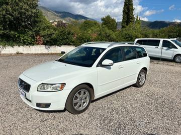 Volvo V50 D4 R-design grandinata