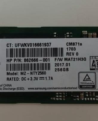 SSD Samsung modello CM871a con interfaccia M.2 SAT