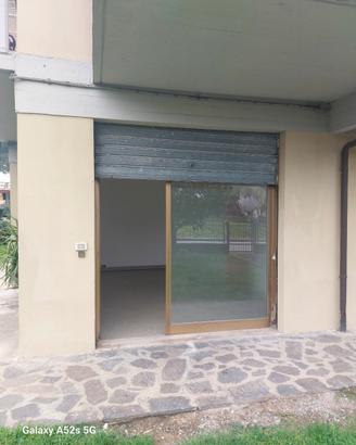 Magazzino/Garage asciutto piano terra
