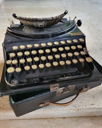 Macchina da scrivere Remington portatile vintage