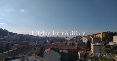 Panoramico PICCOLO ATTICO DA RISTRUTTURARE