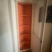 Mobile angolare in legno grezzo