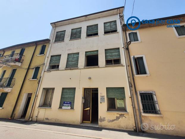 PALAZZETTO TERRA-CIELO CON SCOPERTO DI PROPRIETA'