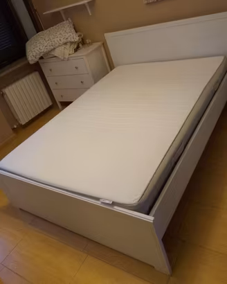 Letto. + Materasso 1 piazza e mezza IKEA