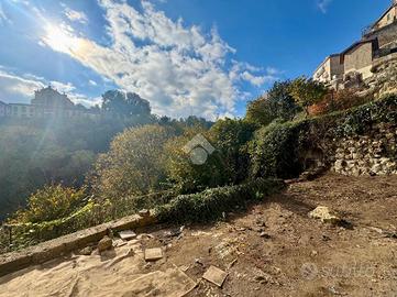 3 LOCALI A CAPRAROLA