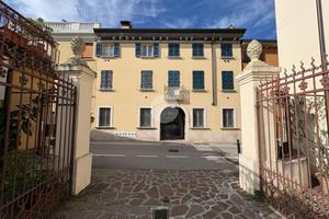 2 LOCALI A DESENZANO DEL GARDA