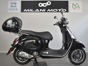 Vespa GTS 300 Super _ 2022