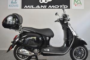 Vespa GTS 300 Super _ 2022