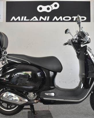 Vespa GTS 300 Super _ 2022